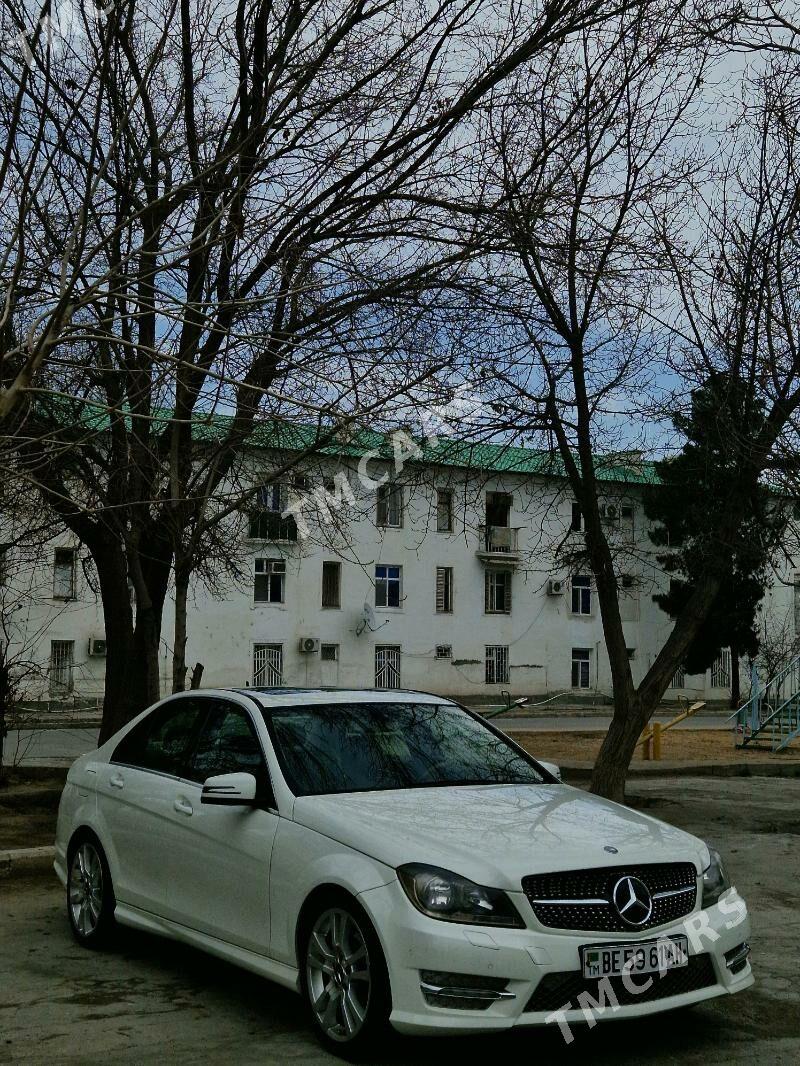 Mercedes-Benz C350 2011 - 200 000 TMT - Aşgabat - img 7