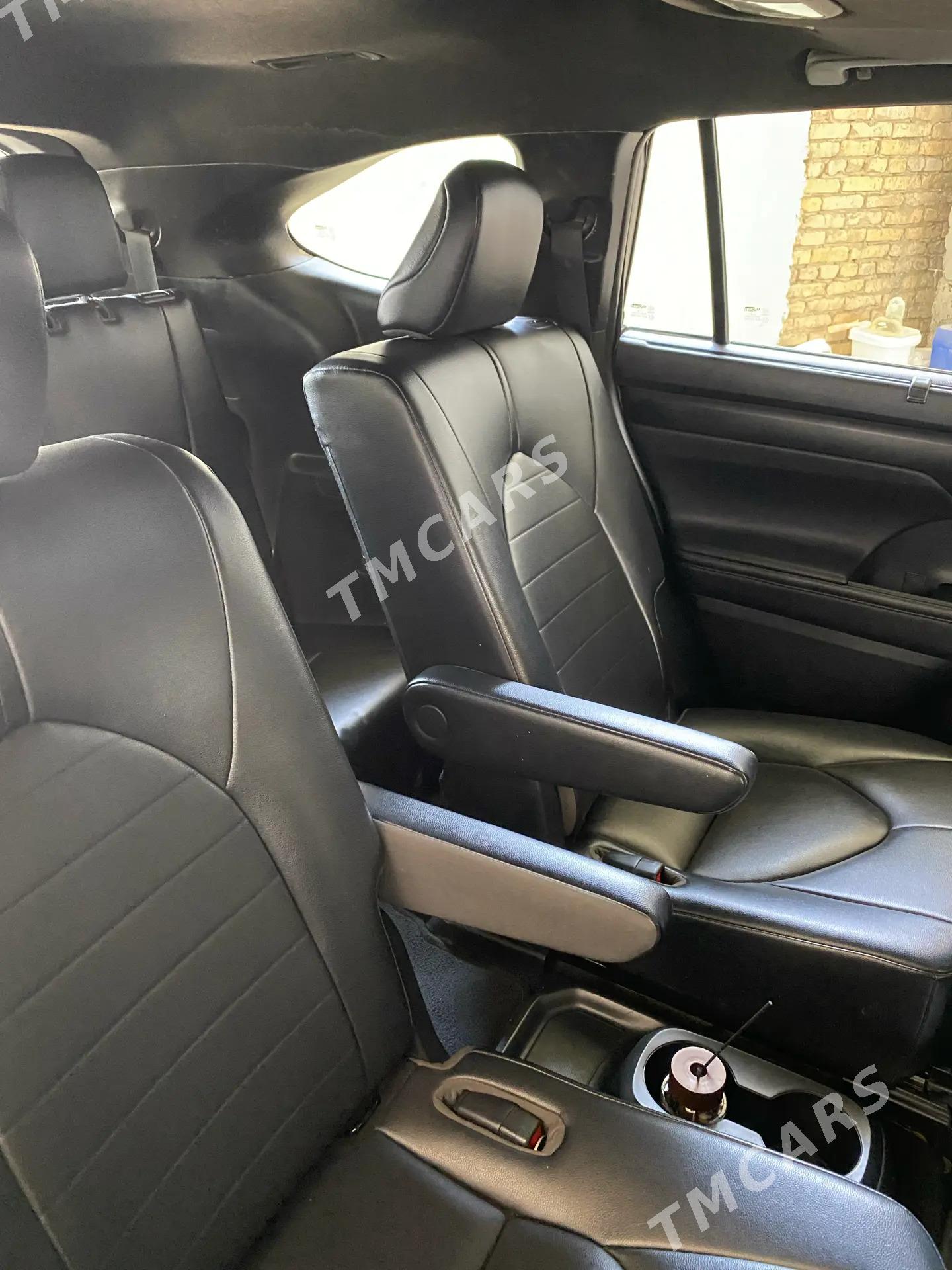 Toyota Highlander 2020 - 435 000 TMT - Мары - img 5