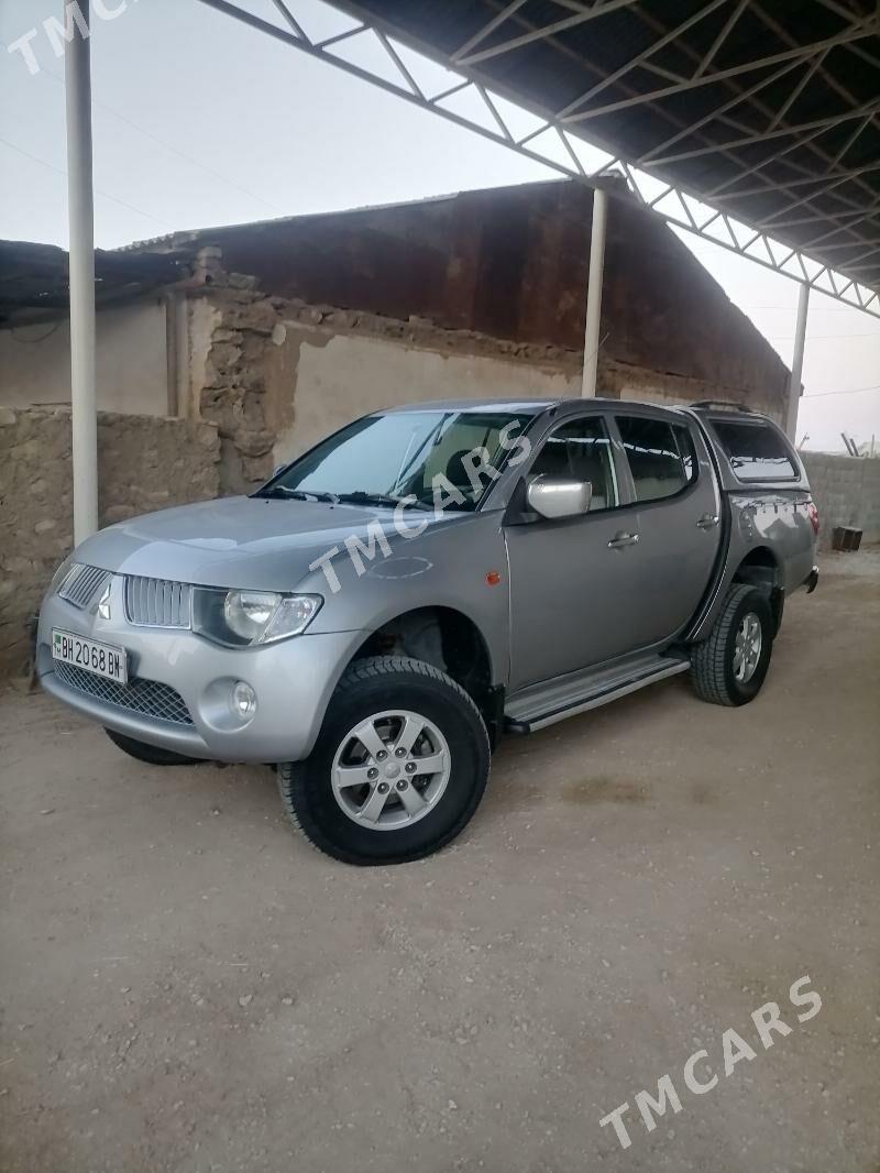 Mitsubishi L200 2008 - 200 000 TMT - Jebel - img 2