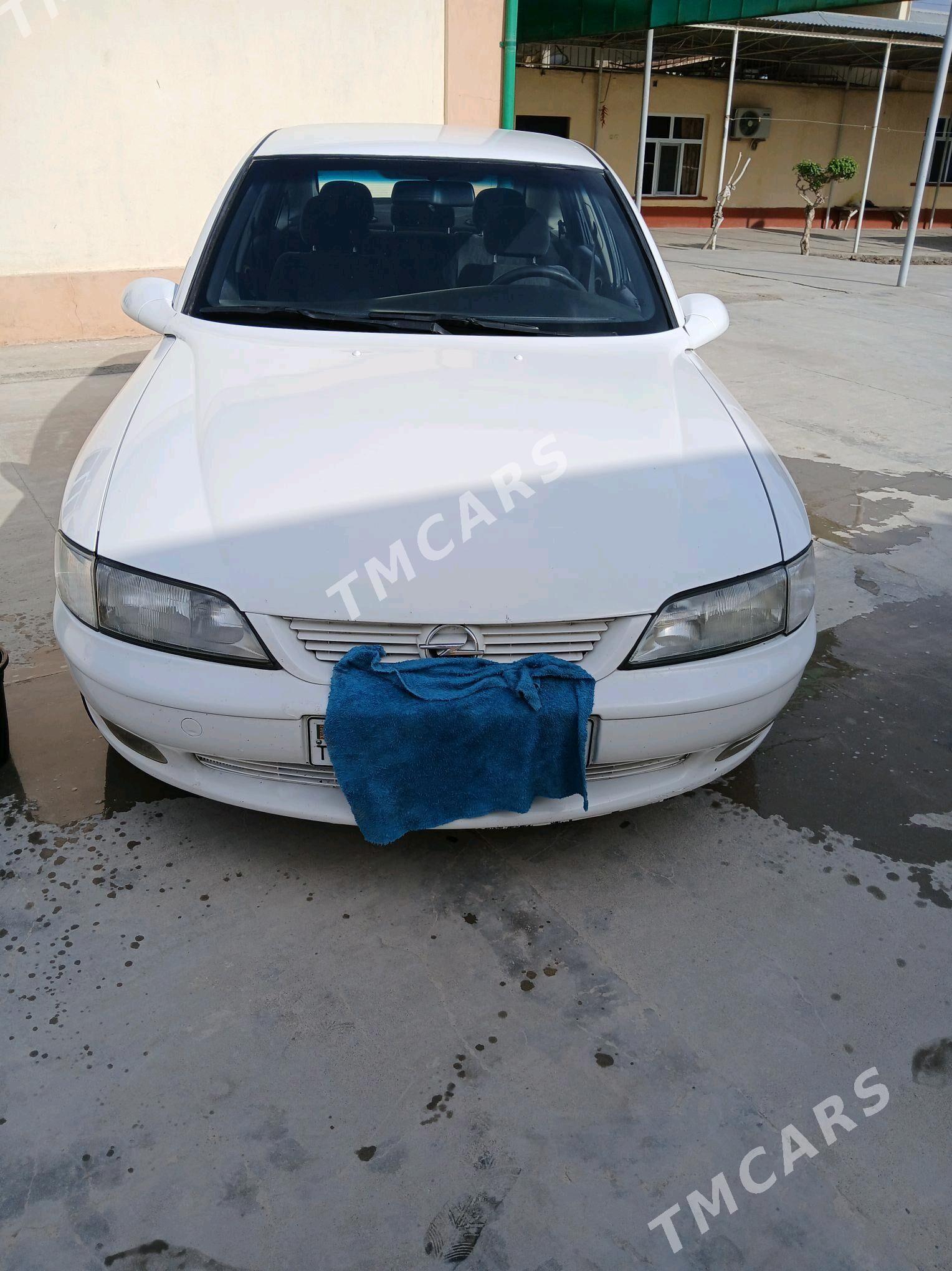 Opel Vectra 1998 - 45 000 TMT - Бахарден - img 3