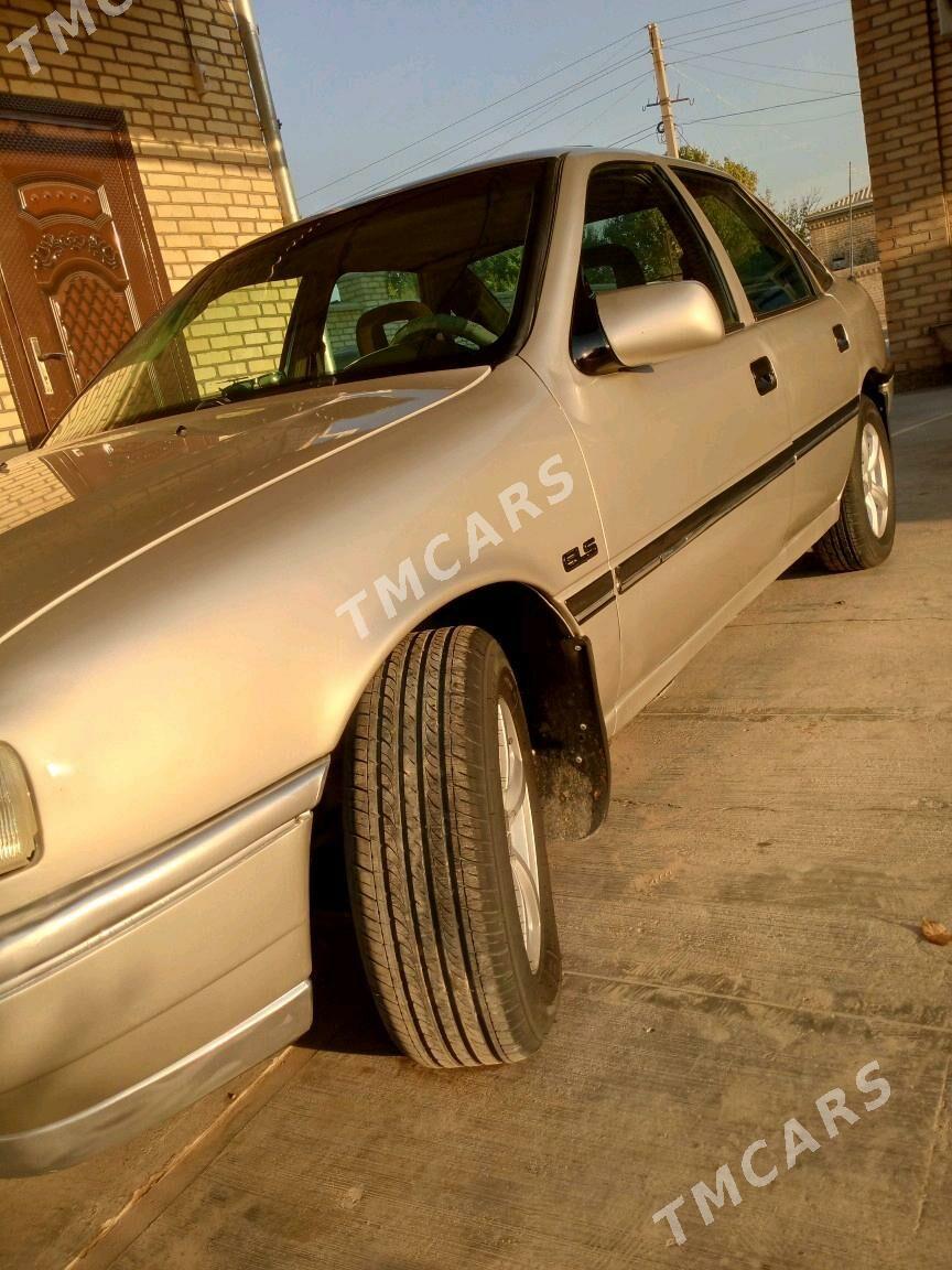Opel Vectra 1990 - 32 000 TMT - Байрамали - img 6