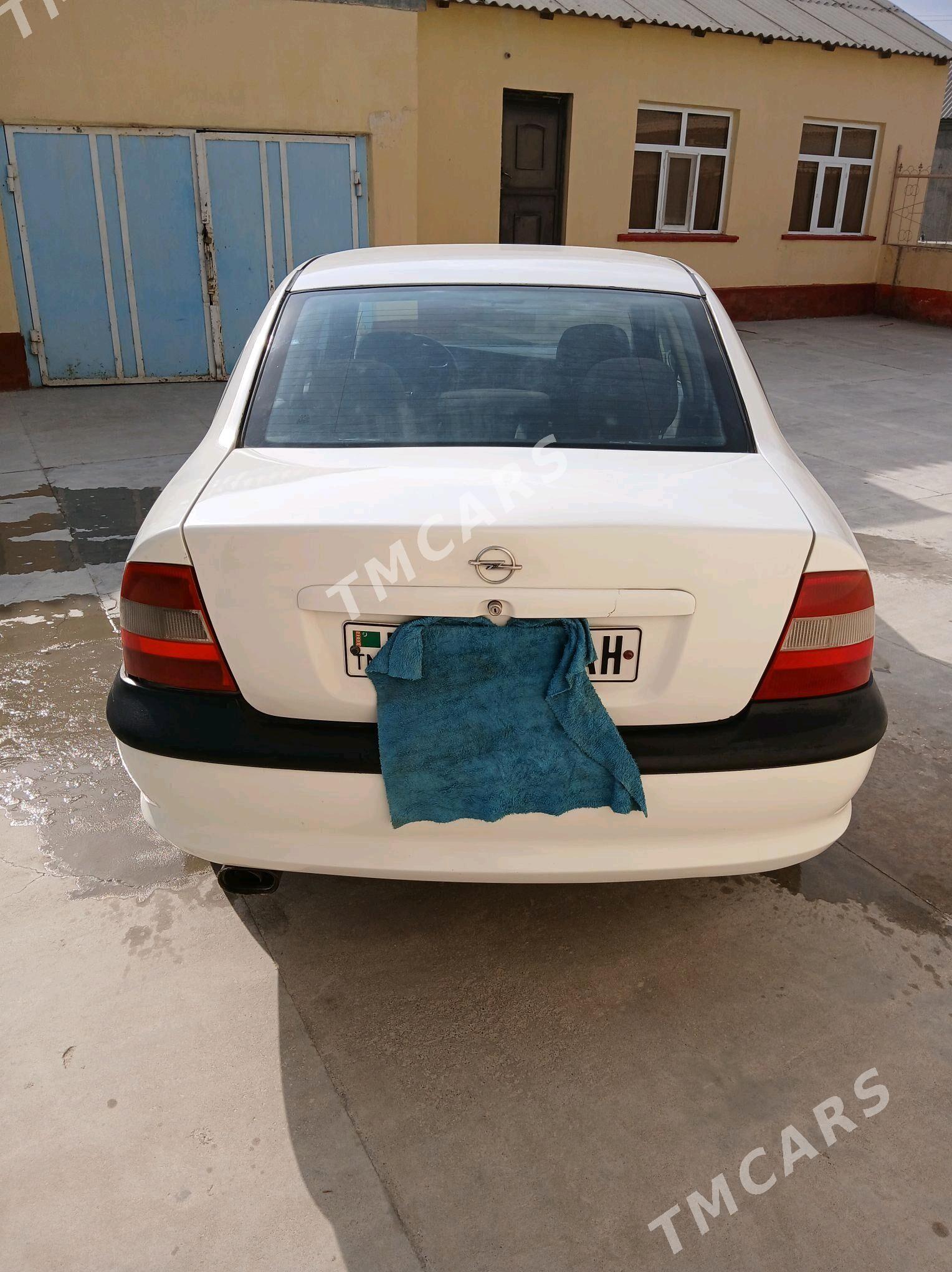 Opel Vectra 1998 - 45 000 TMT - Бахарден - img 5