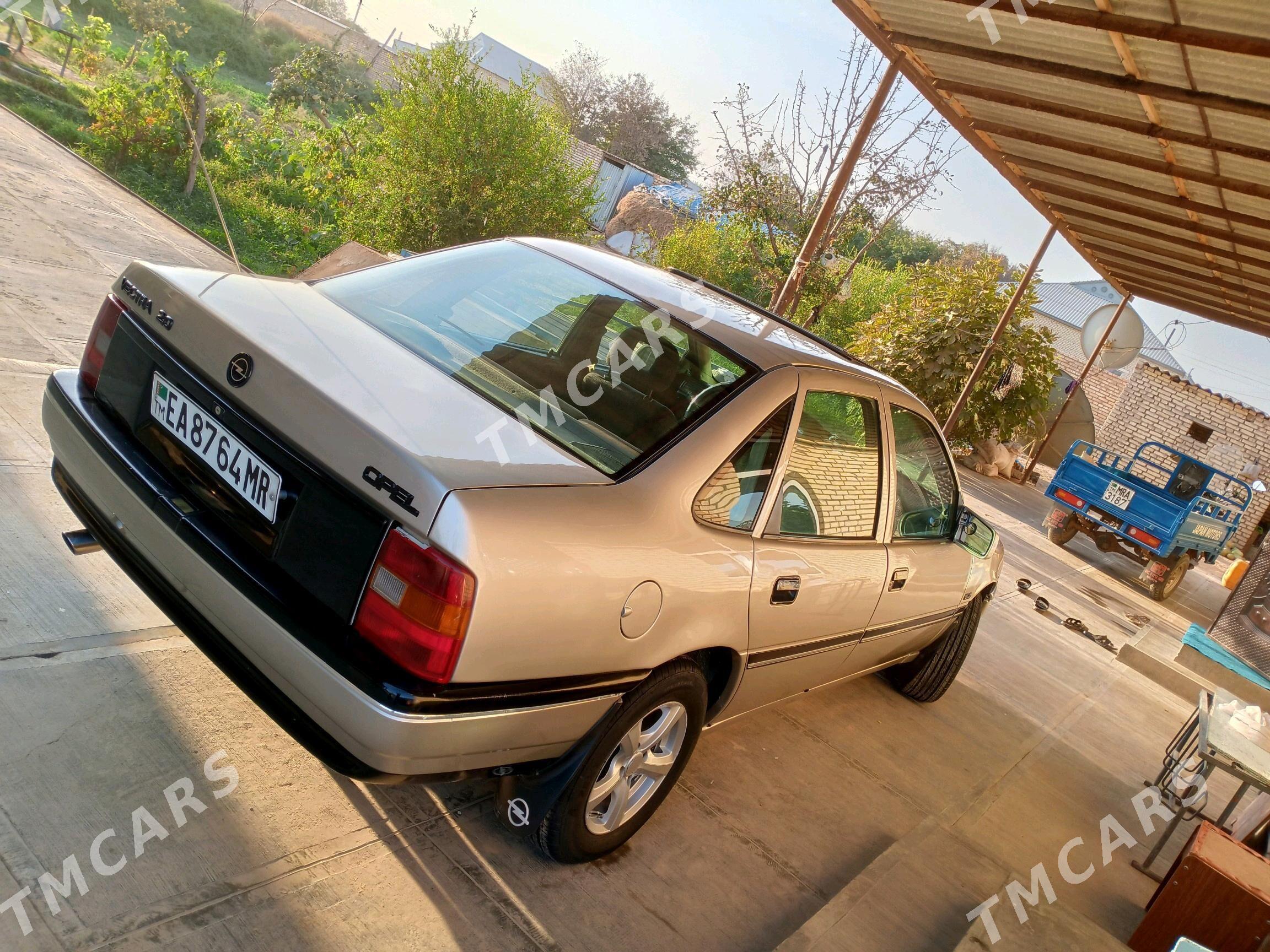 Opel Vectra 1990 - 32 000 TMT - Байрамали - img 8