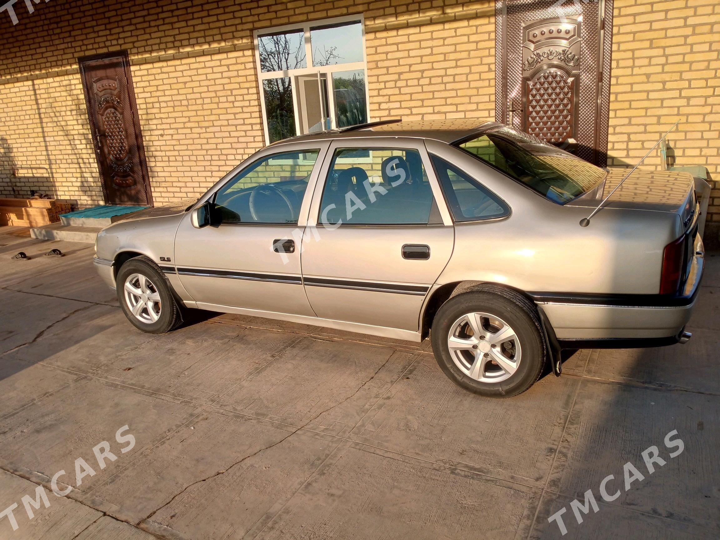 Opel Vectra 1990 - 32 000 TMT - Байрамали - img 9