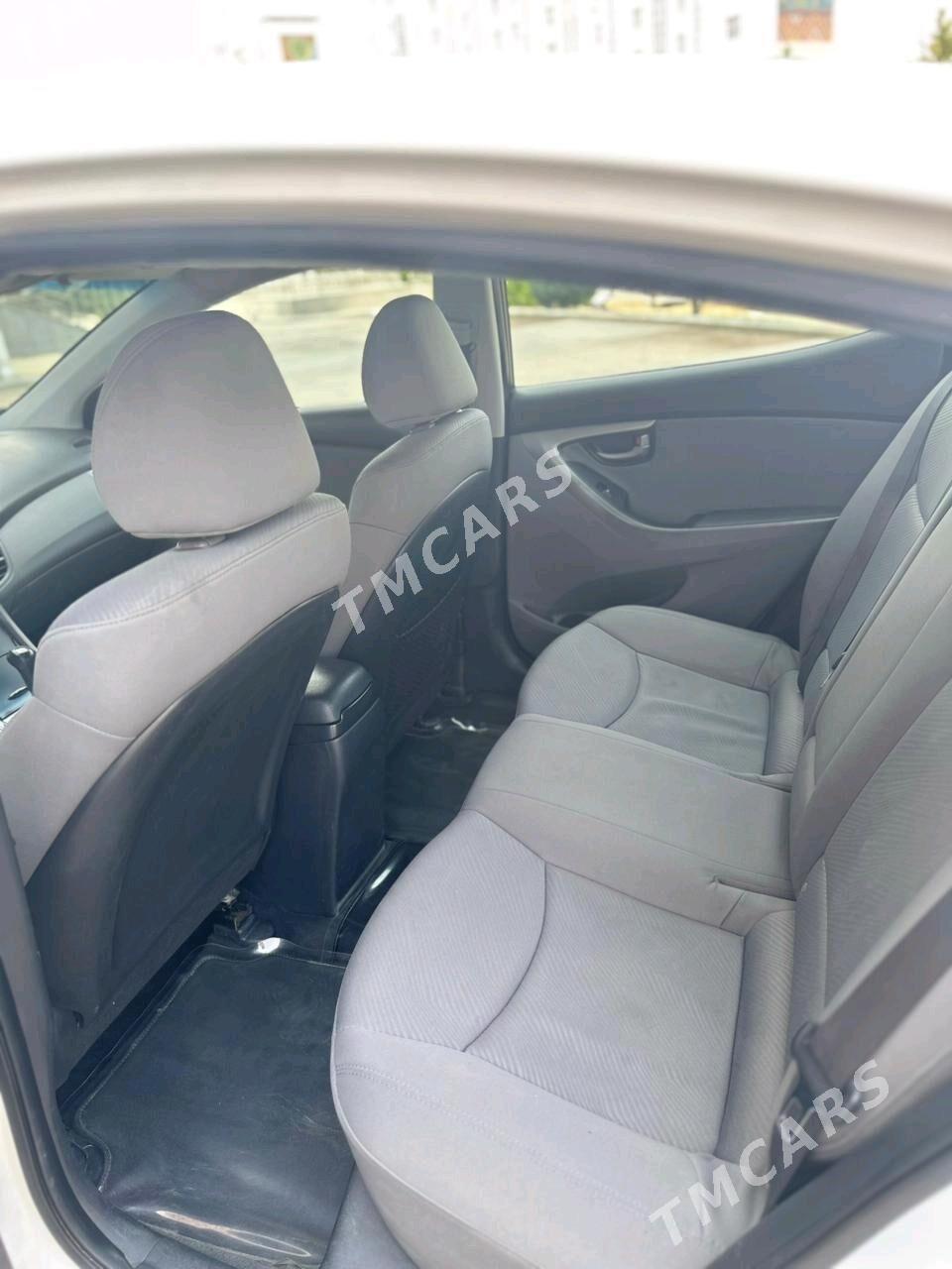 Hyundai Elantra 2011 - 155 000 TMT - Parahat 4 - img 3