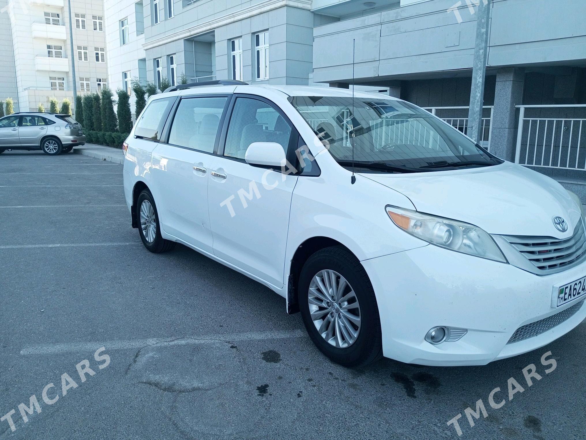 Toyota Sienna 2010 - 255 000 TMT - Мары - img 2