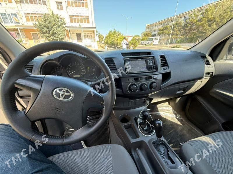 Toyota Hilux 2013 - 290 000 TMT - Туркменбаши - img 5
