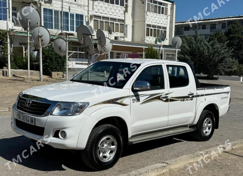 Toyota Hilux 2013 - 290 000 TMT - Туркменбаши - img 4