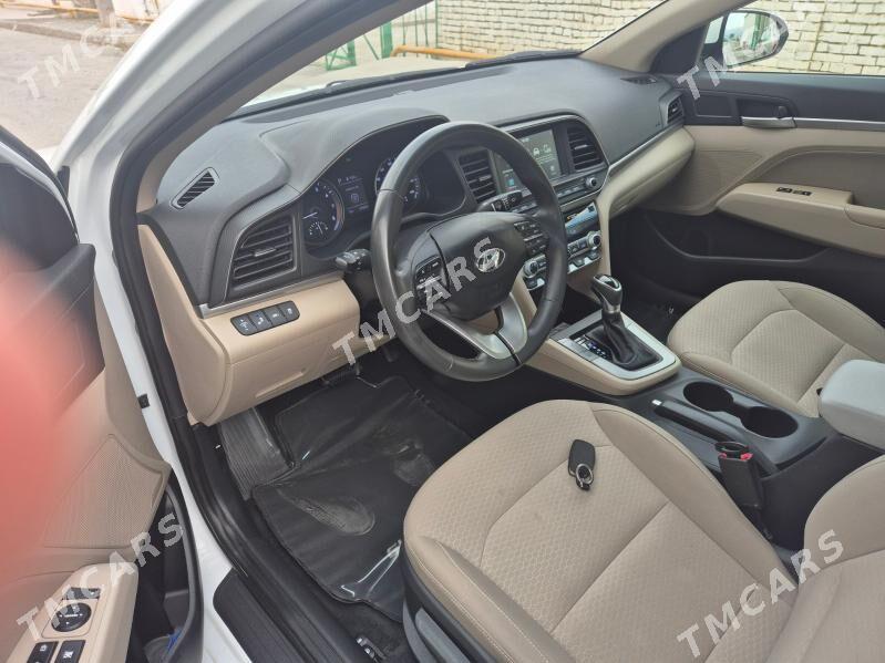 Hyundai Elantra 2020 - 206 850 TMT - Büzmeýin - img 6