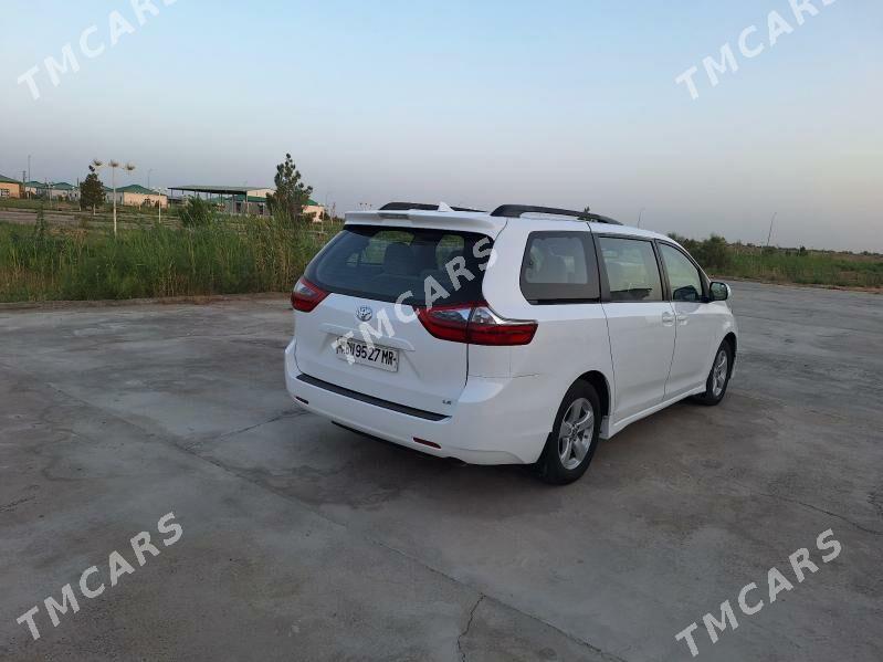 Toyota Sienna 2020 - 400 000 TMT - Мары - img 1