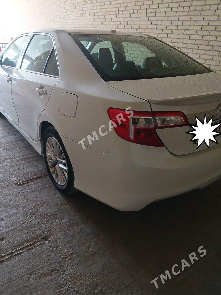 Toyota Camry 2012 - 200 000 TMT - Сакар - img 1