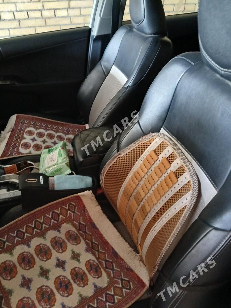 Toyota Camry 2012 - 200 000 TMT - Сакар - img 8