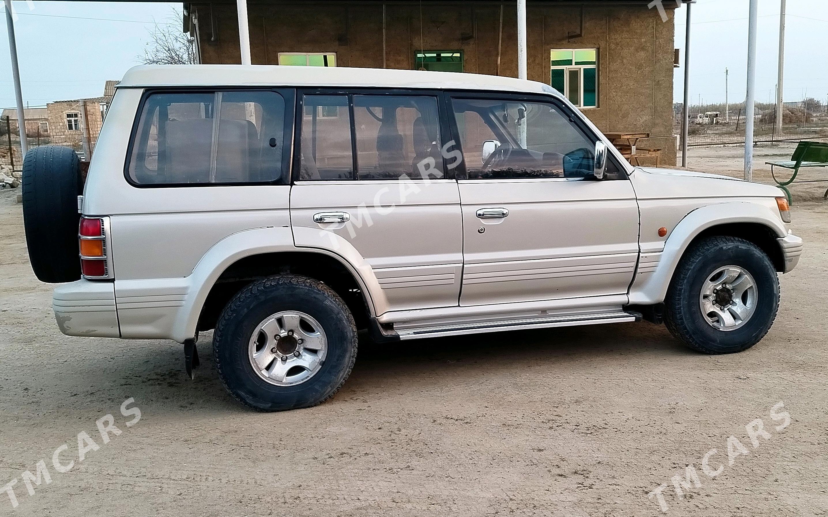 Mitsubishi Pajero 1992 - 32 000 TMT - Этрек - img 4