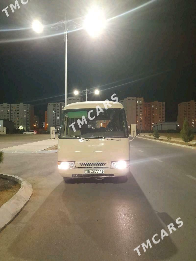 Mitsubishi Fuso Rosa 2004 - 240 000 TMT - 10 мкр - img 2