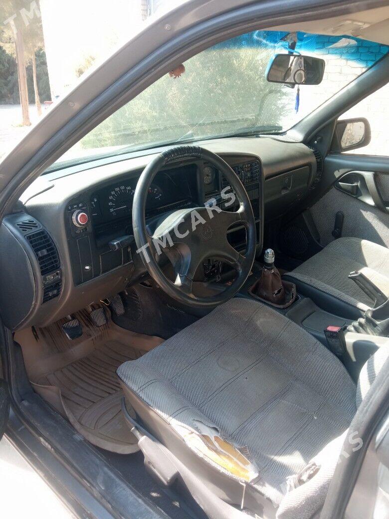 Opel Omega 1990 - 20 000 TMT - Garabekewül - img 3