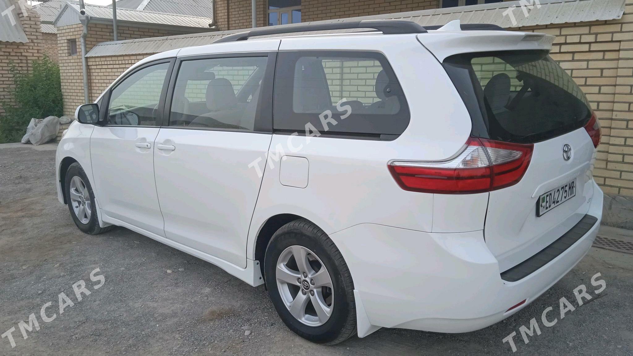Toyota Sienna 2018 - 350 000 TMT - Мары - img 2