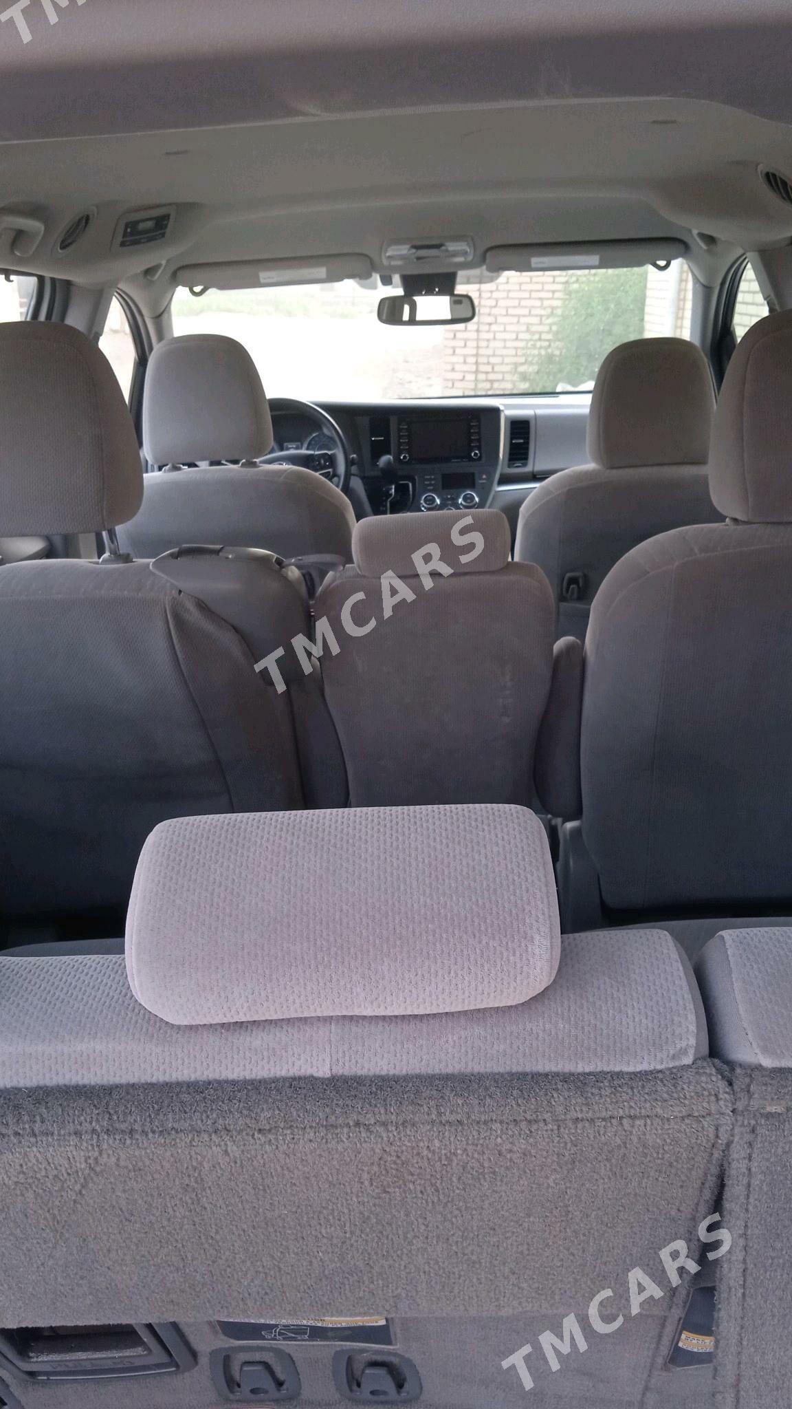 Toyota Sienna 2018 - 350 000 TMT - Мары - img 5