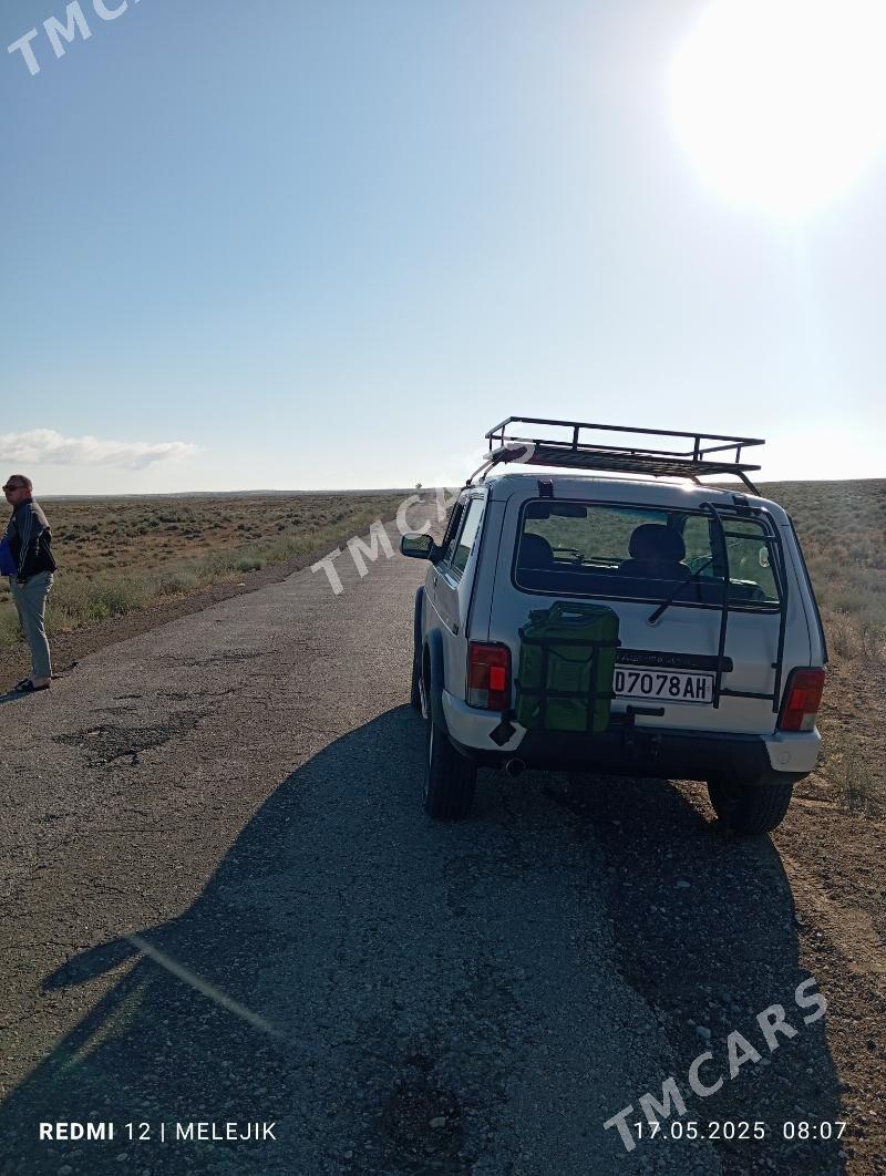 Lada Niva 2011 - 117 000 TMT - Ялкым - img 5