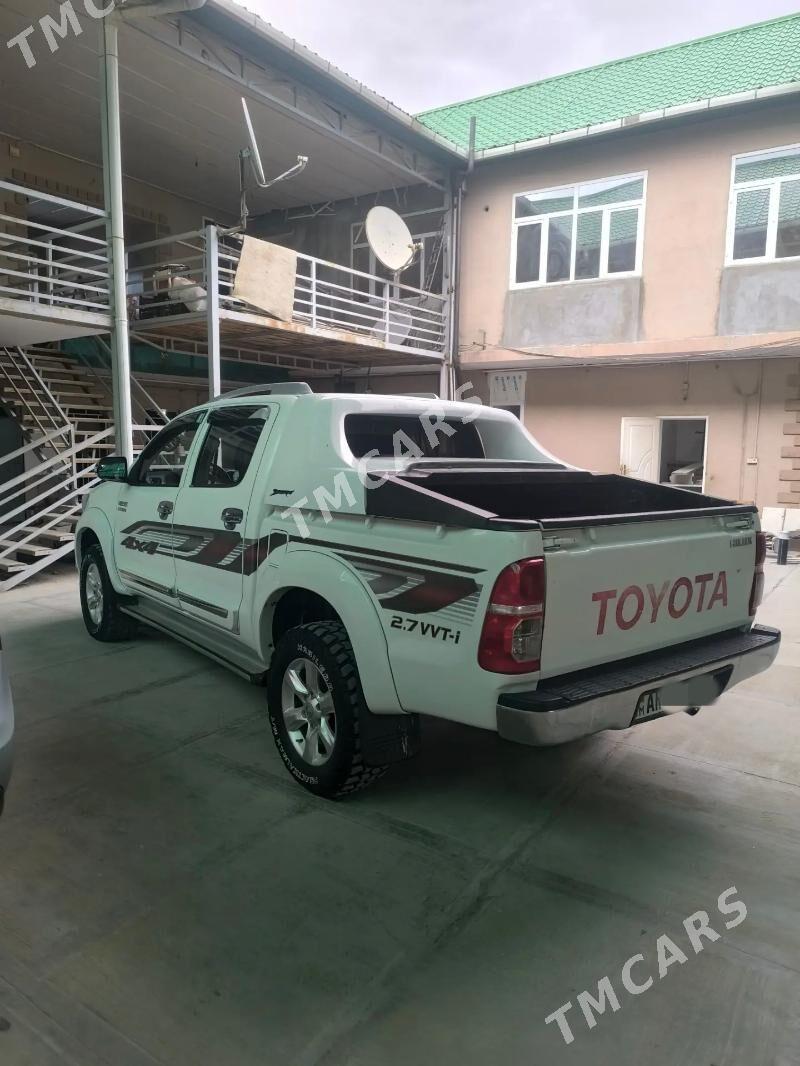 Toyota Hilux 2014 - 370 000 TMT - Гызыларбат - img 4