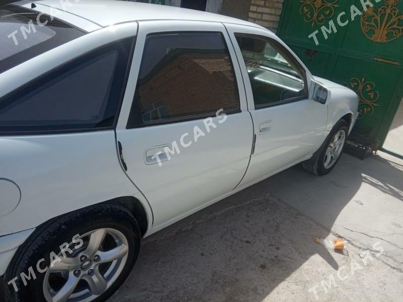 Opel Vectra 1992 - 25 000 TMT - Кака - img 2