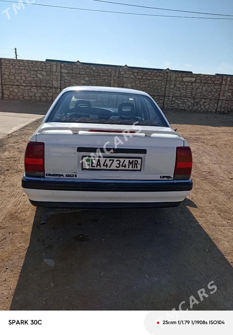 Opel Omega 1992 - 20 000 TMT - Туркменбаши - img 2