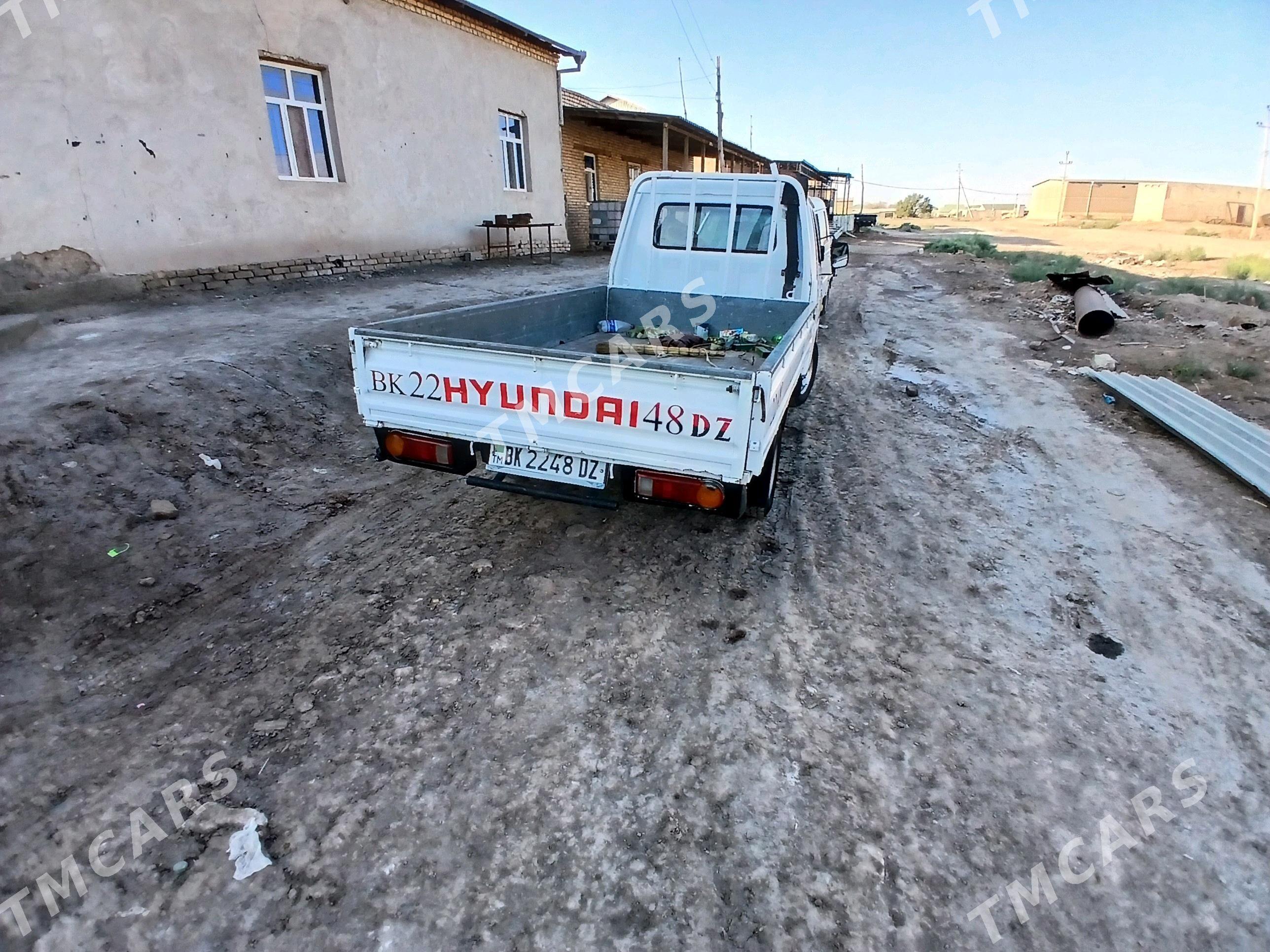 Hyundai H100 2002 - 75 000 TMT - Гурбансолтан Едже - img 3