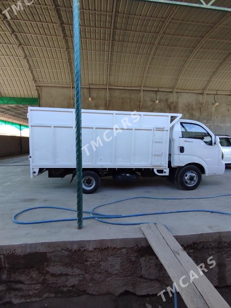 Kia Bongo 2014 - 250 000 TMT - Şabat etr. - img 3