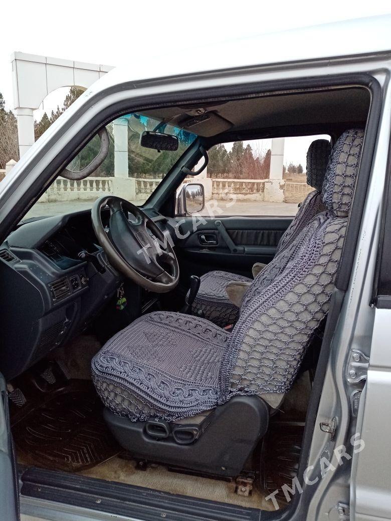 Mitsubishi Pajero 2000 - 90 000 TMT - Берекет - img 2