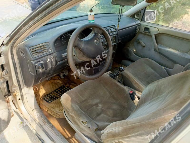 Opel Vectra 1991 - 32 000 TMT - Ruhubelent etraby - img 9