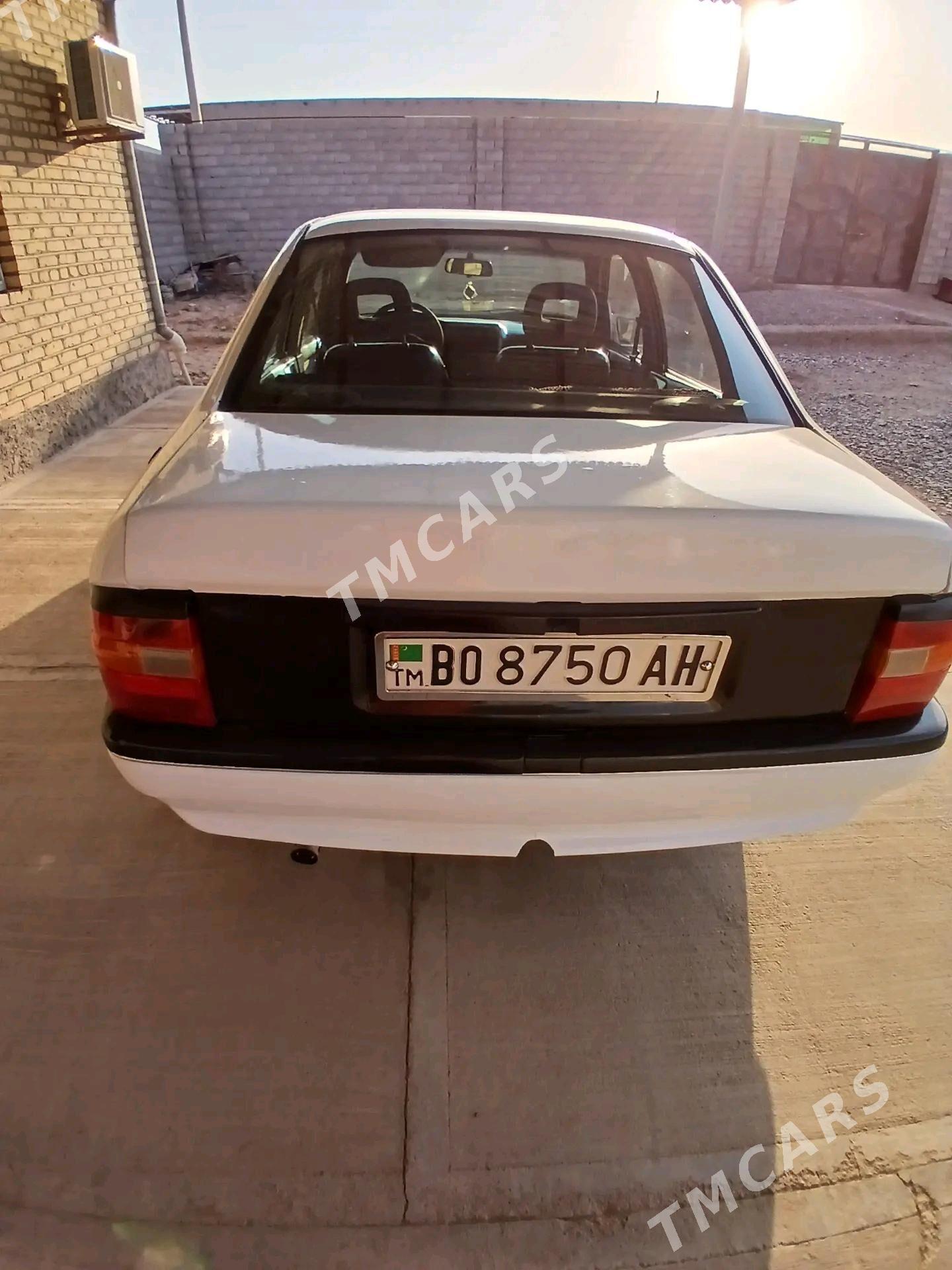Opel Vectra 1992 - 30 000 TMT - Sarahs - img 2