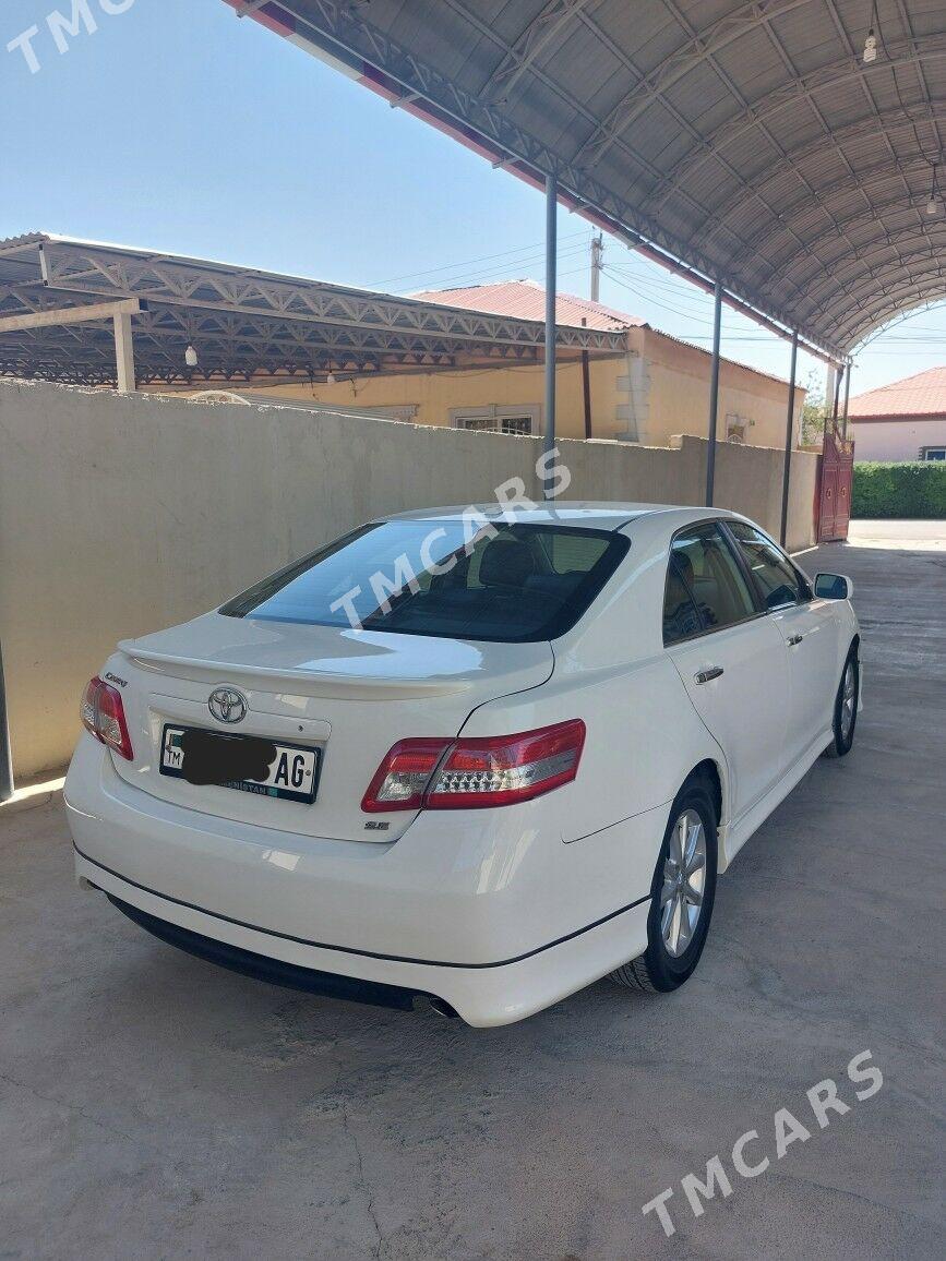 Toyota Camry 2011 - 190 000 TMT - Büzmeýin - img 4