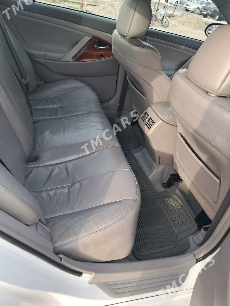 Toyota Camry 2010 - 198 000 TMT - Мары - img 4
