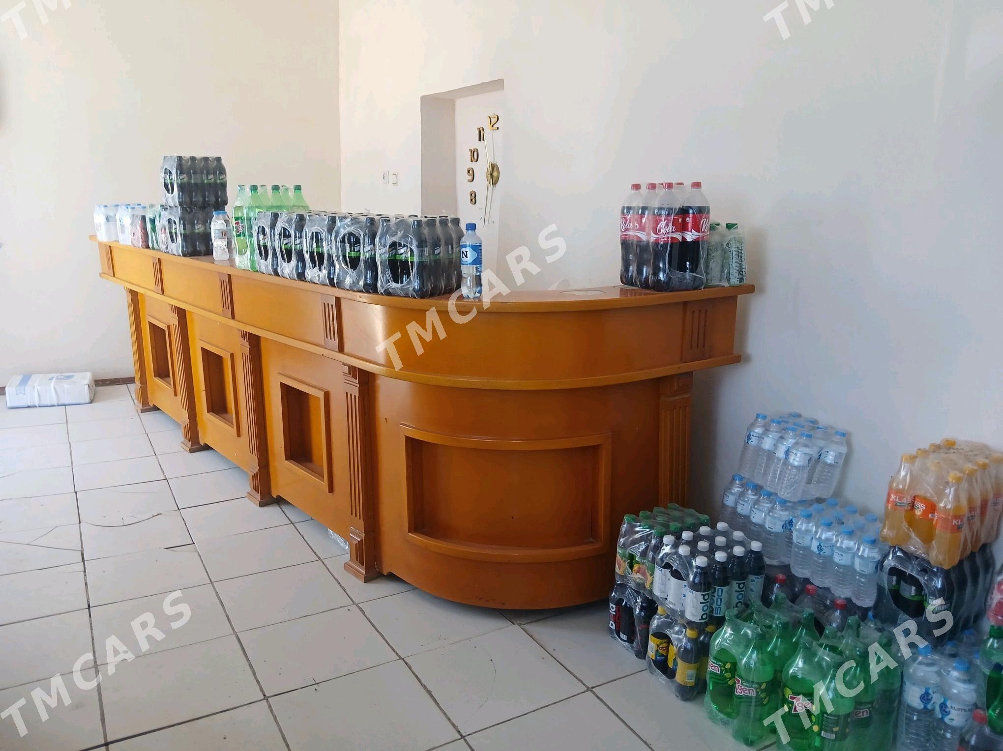 bar - Гурбансолтан Едже - img 2