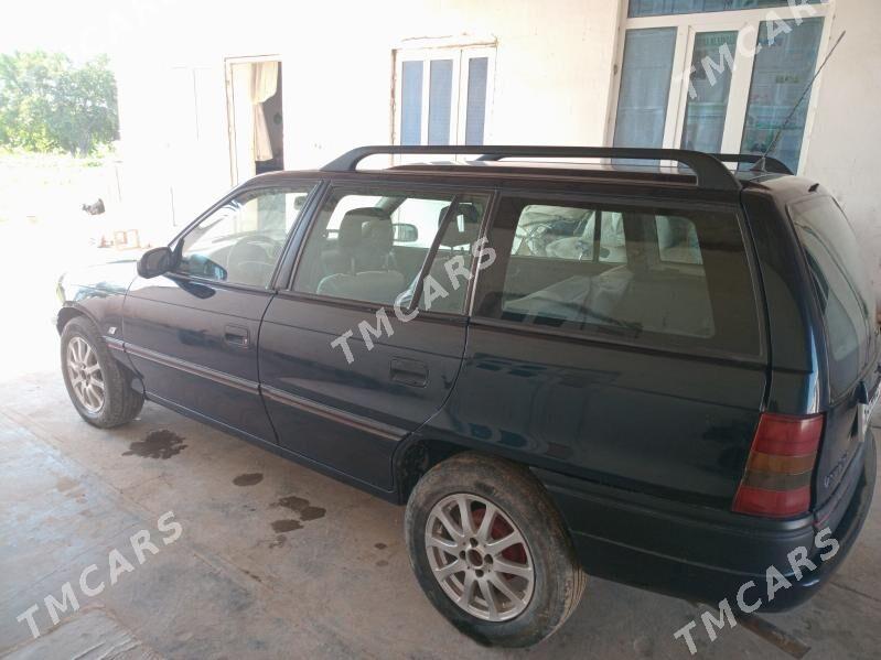 Opel Astra 1993 - 30 000 TMT - Фарап - img 6