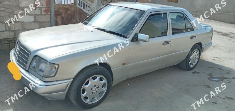 Mercedes-Benz E280 1995 - 35 000 TMT - Türkmenbaşy - img 3