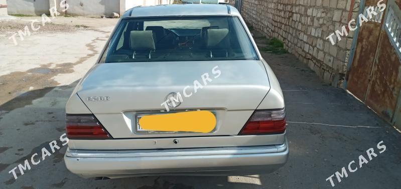 Mercedes-Benz E280 1995 - 35 000 TMT - Türkmenbaşy - img 2