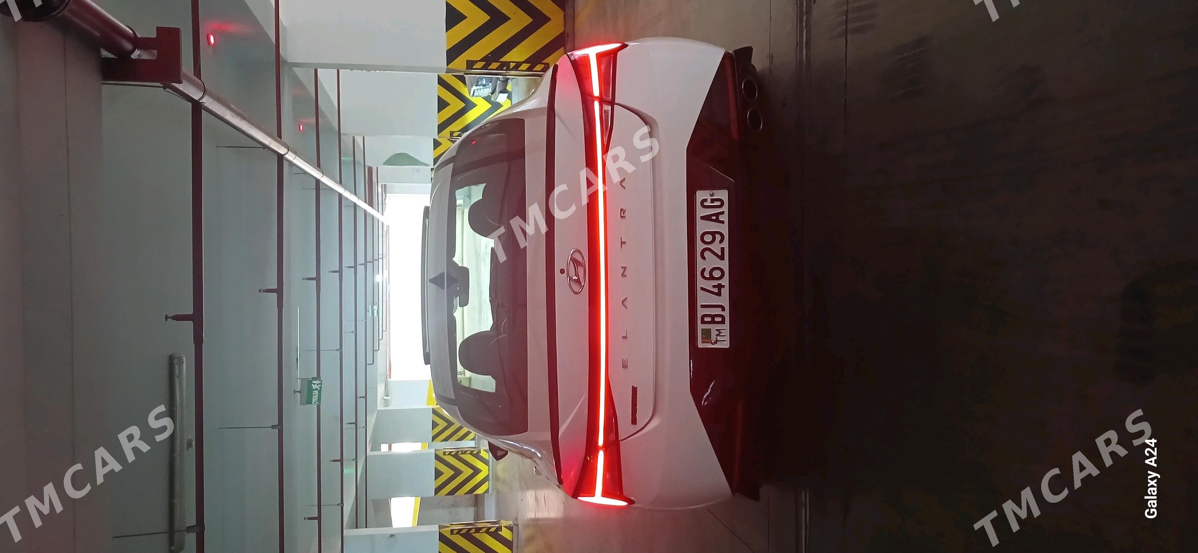 Hyundai Elantra 2021 - 237 000 TMT - Ашхабад - img 3