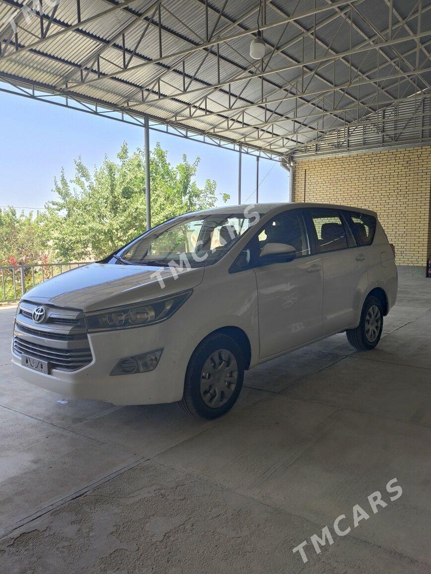 Toyota Innova 2020 - 240 000 TMT - Baýramaly - img 2