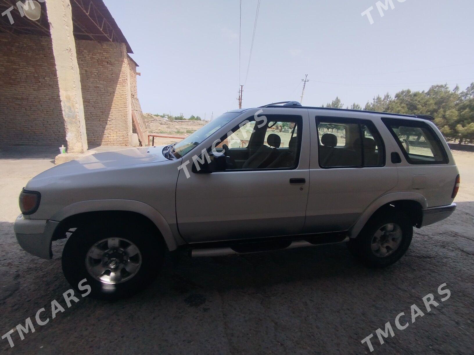 Nissan Pathfinder 1999 - 80 000 TMT - Сакар - img 2