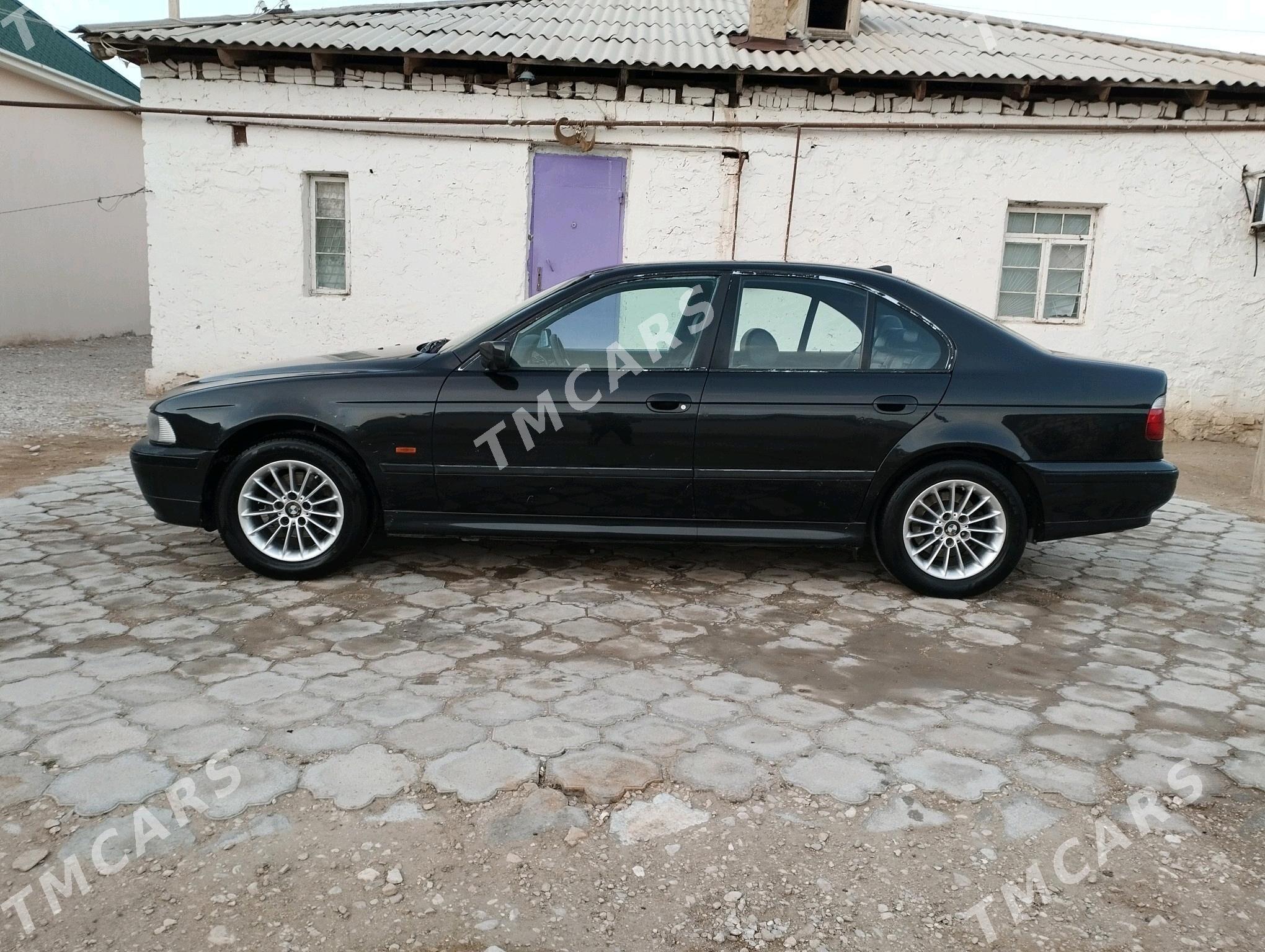 BMW E39 1999 - 90 000 TMT - Балканабат - img 5