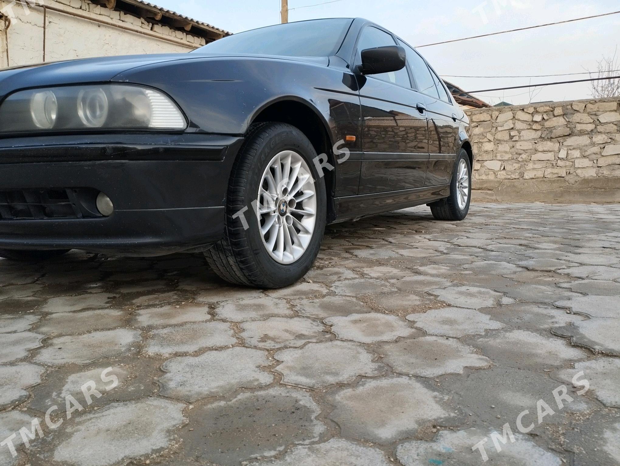 BMW E39 1999 - 90 000 TMT - Балканабат - img 4