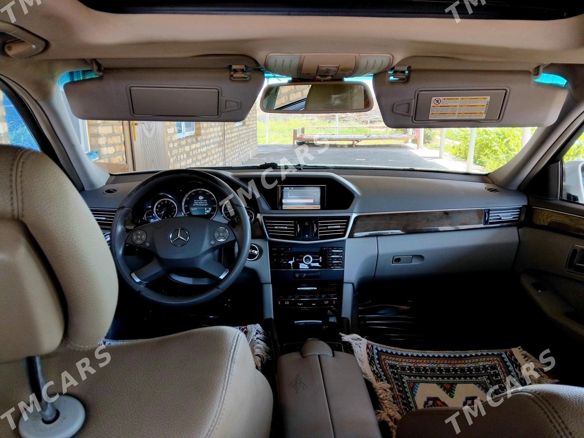 Mercedes-Benz E350 2010 - 265 000 TMT - Векильбазар - img 2