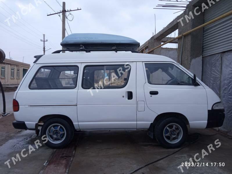 Toyota Hiace 1994 - 50 000 TMT - Чарджоу - img 3