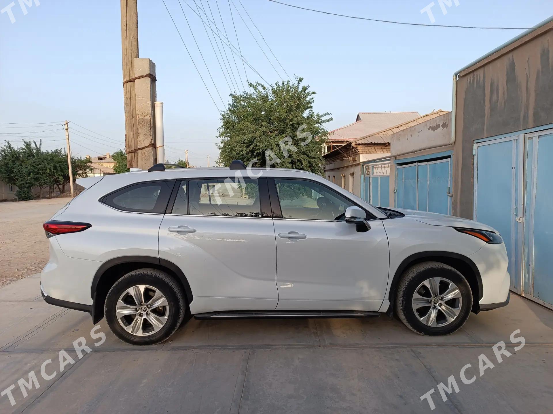 Toyota Highlander 2021 - 520 000 TMT - Tejen - img 2