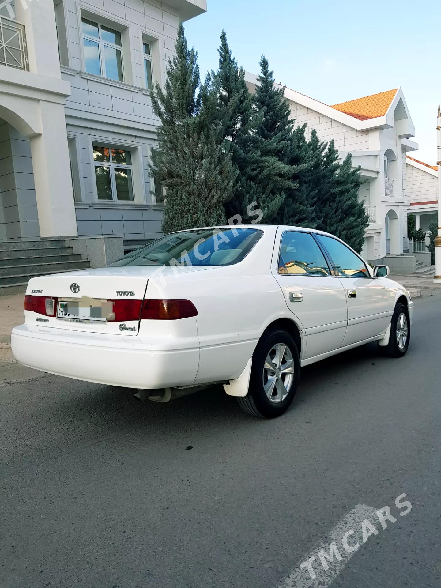 Toyota Camry 2000 - 111 000 TMT - Ашхабад - img 4