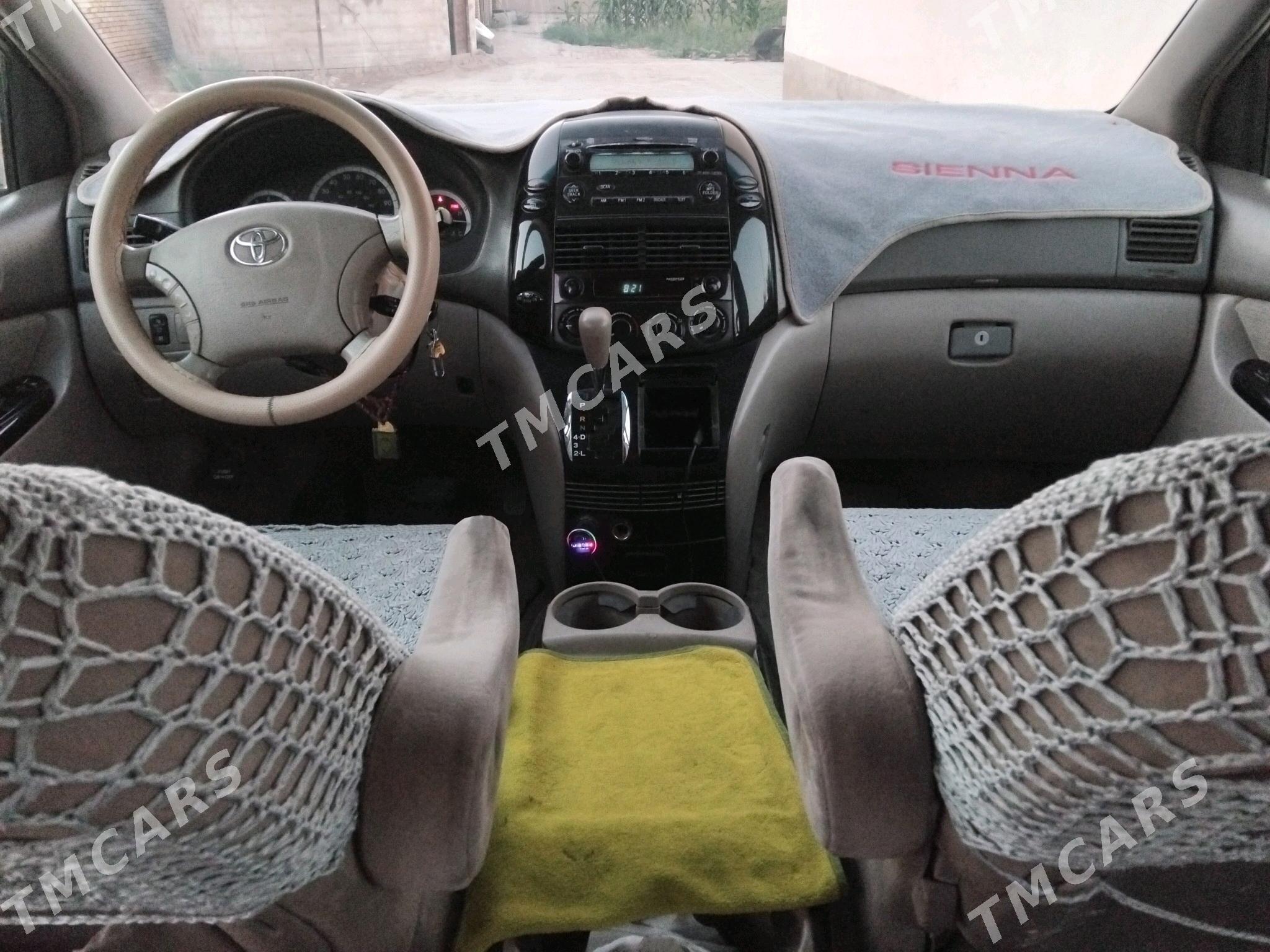Toyota Sienna 2005 - 210 000 TMT - Мары - img 6