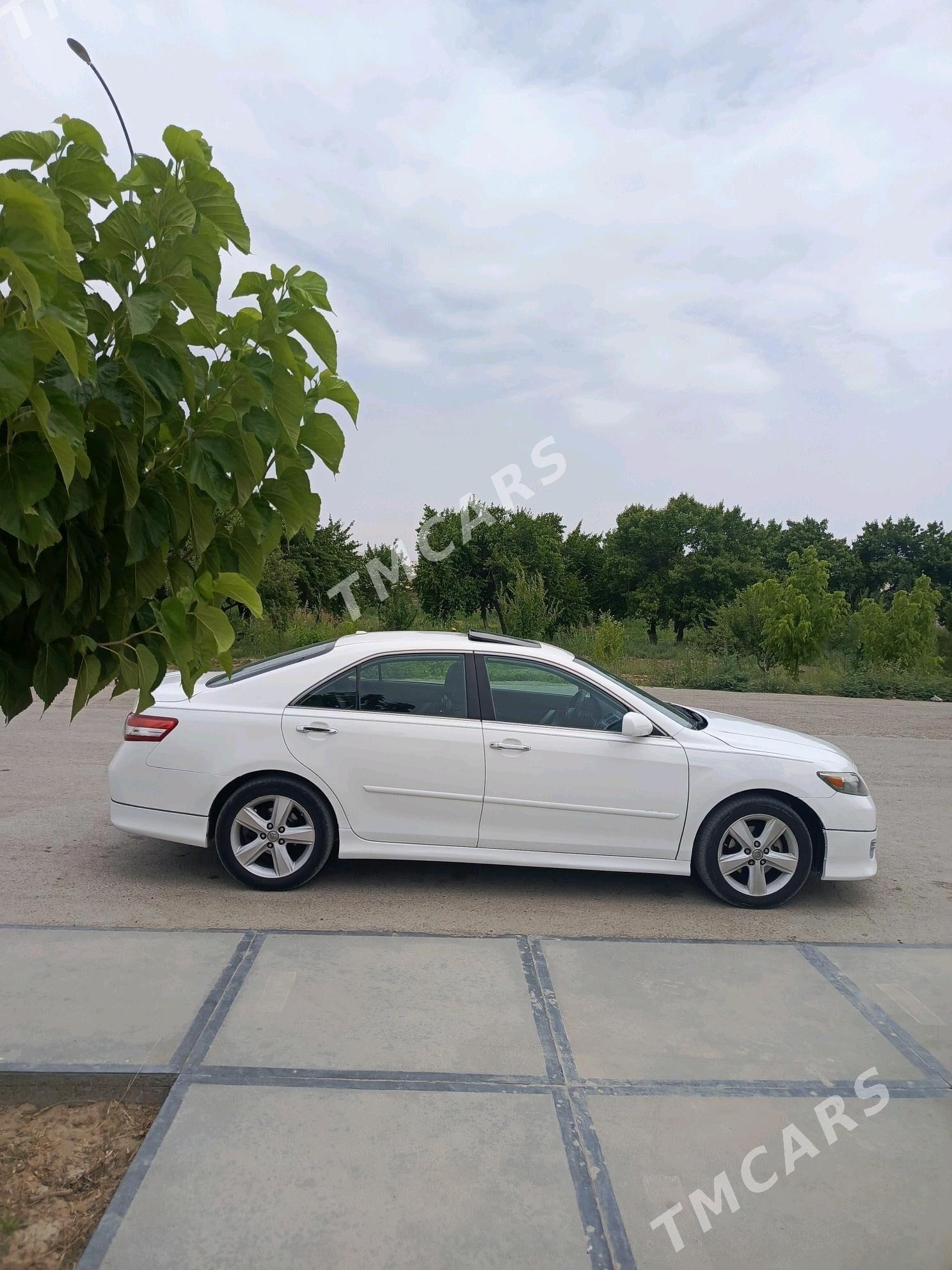 Toyota Camry 2010 - 200 000 TMT - Baýramaly - img 8