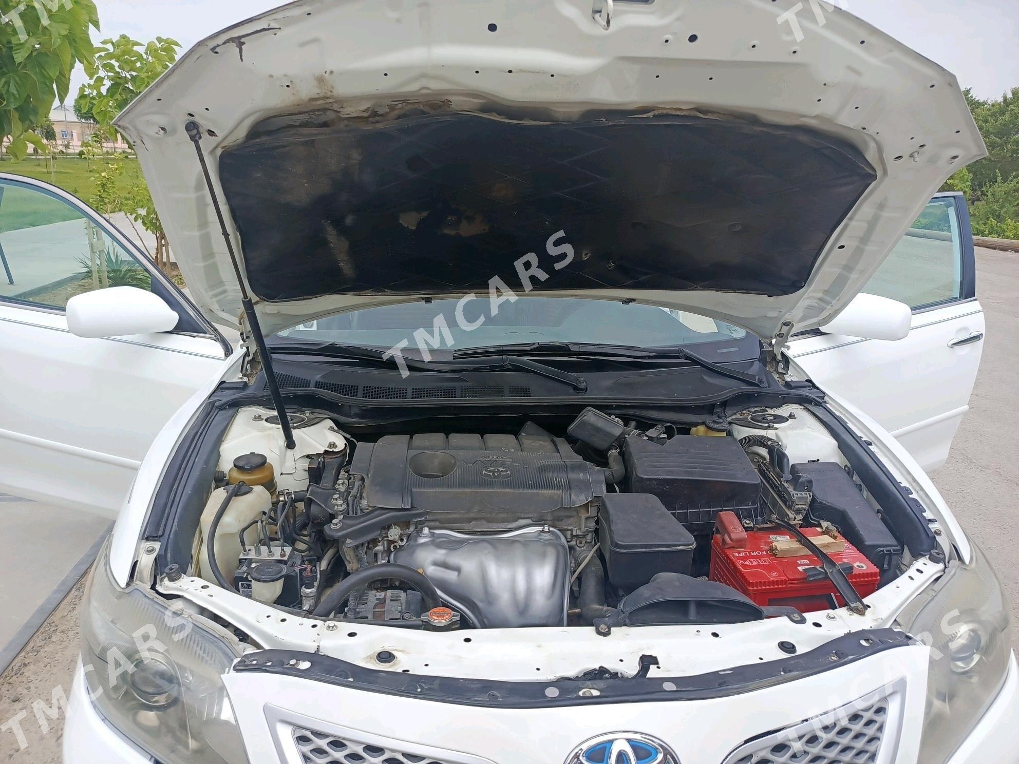 Toyota Camry 2010 - 200 000 TMT - Baýramaly - img 9