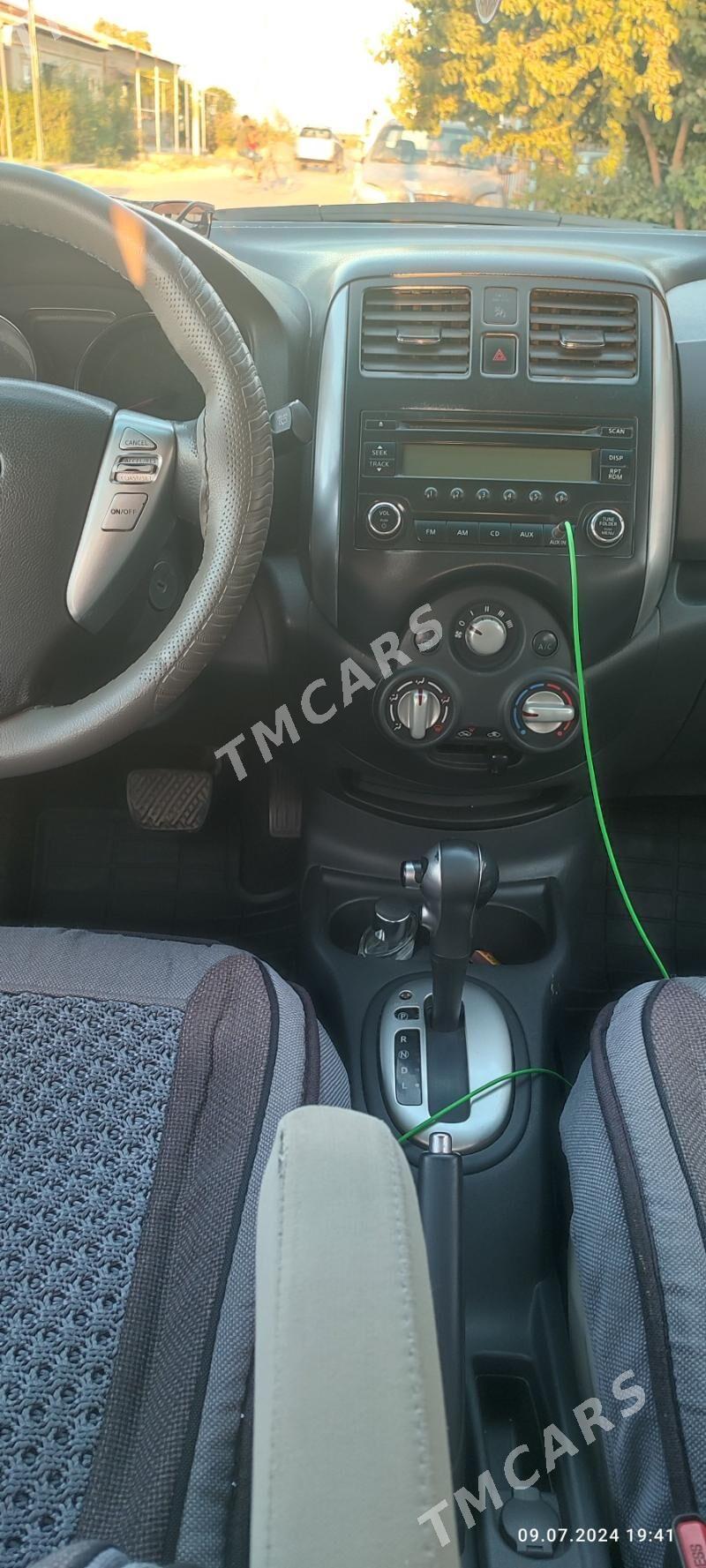 Nissan Versa 2014 - 90 000 TMT - Туркменабат - img 4