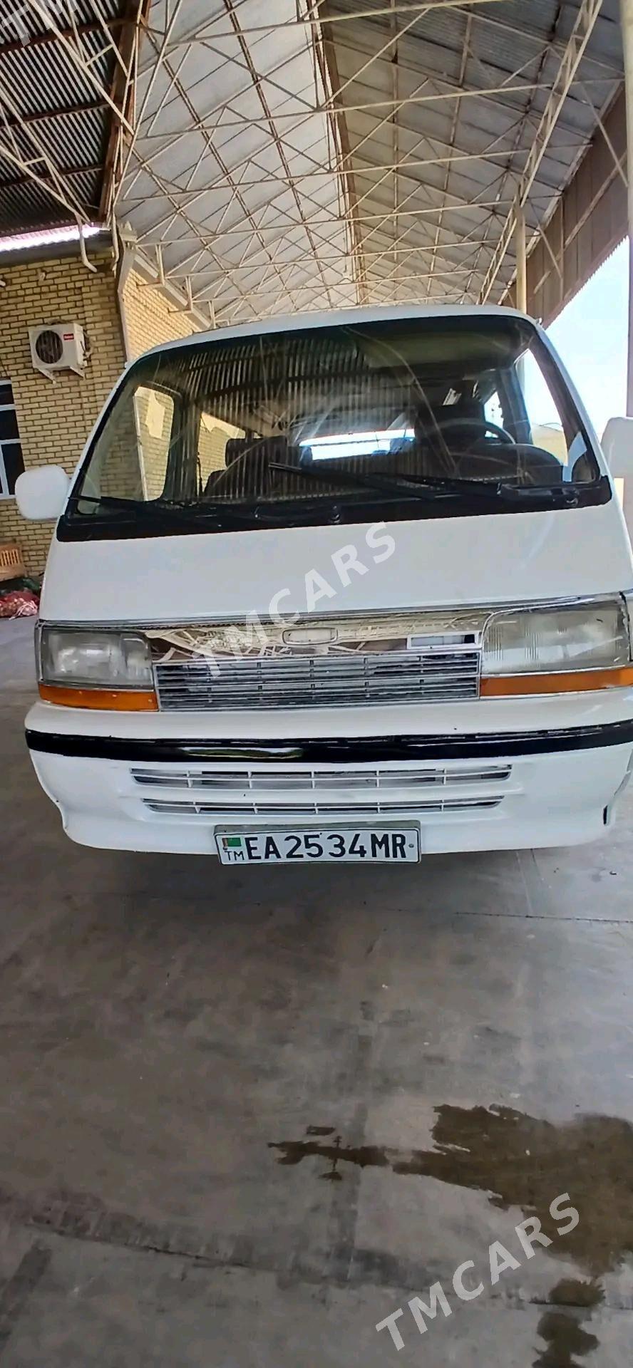 Toyota Hiace 1993 - 50 000 TMT - Мары - img 3